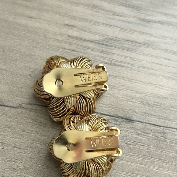 Vintage Weiss Earrings Gold and Blue Stone Woven Clip Ons—Amazing Condition! - Picture 3 of 5